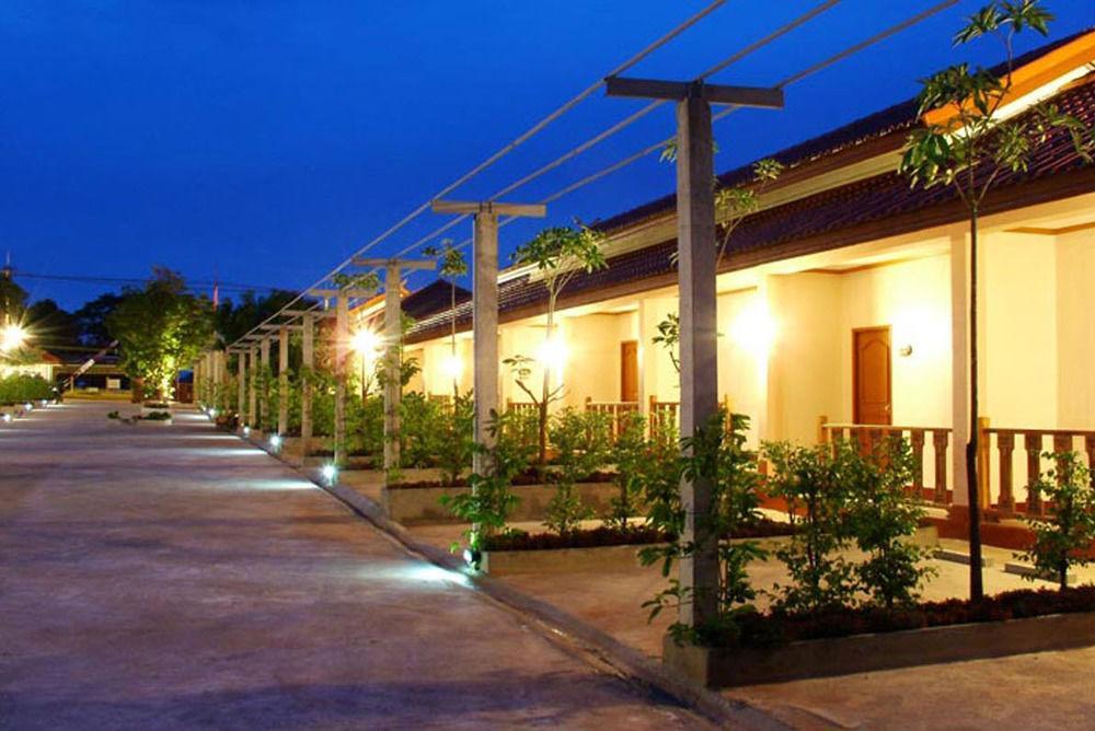 קראבי Oasis Resort מראה חיצוני תמונה